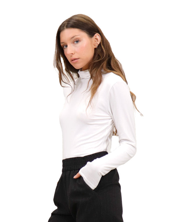 Basic Turtleneck — White